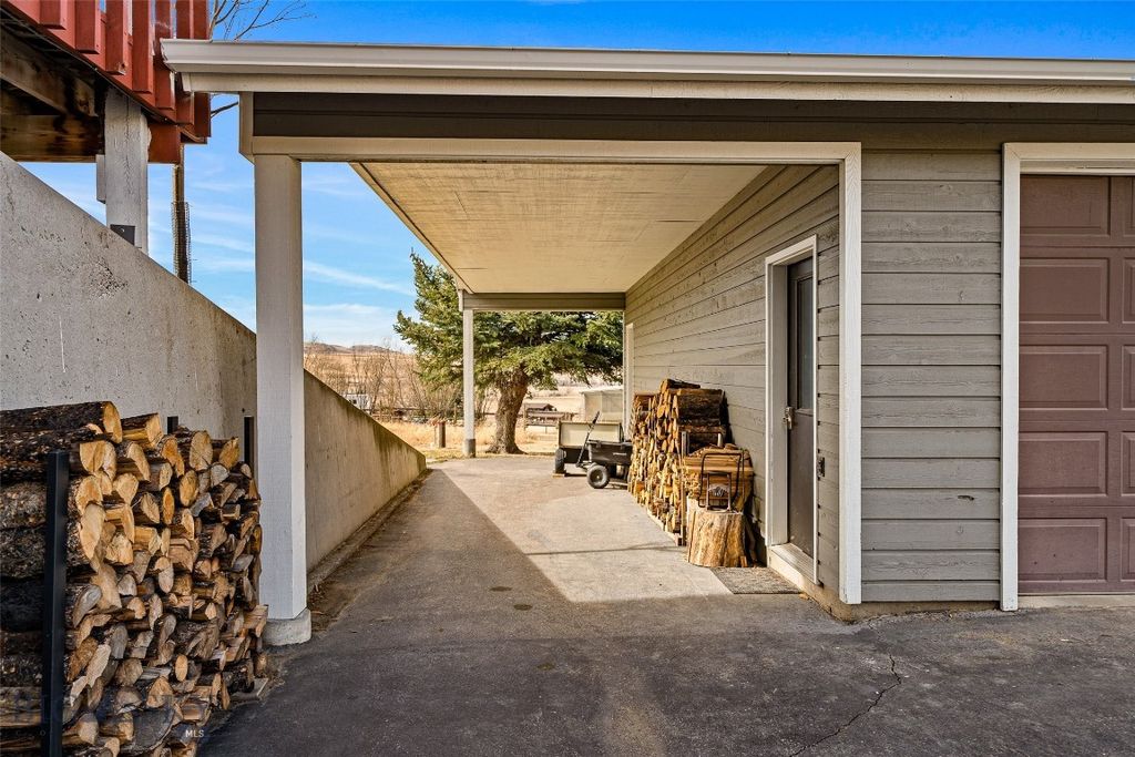 1080 Upper Tom Burke Road, Gallatin Gateway, MT 59730 photo 5