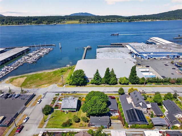 1411 5th Street, Anacortes, WA 98221