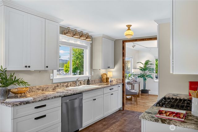 1411 5th Street, Anacortes, WA 98221