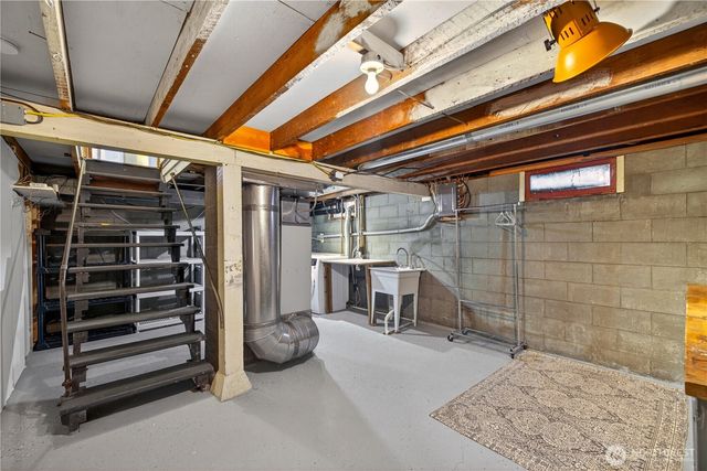 1411 5th Street, Anacortes, WA 98221