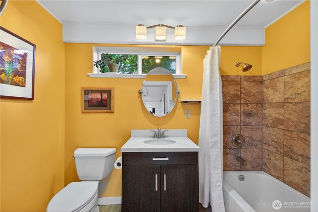 1411 5th Street, Anacortes, WA 98221