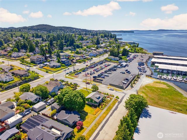 1411 5th Street, Anacortes, WA 98221