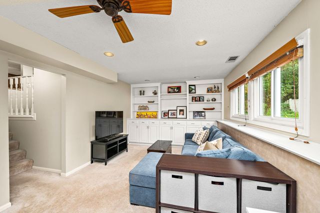 631 Bighorn Drive, Chanhassen, MN 55317