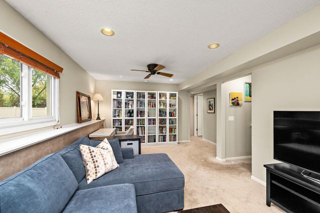 631 Bighorn Drive, Chanhassen, MN 55317