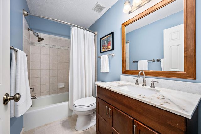631 Bighorn Drive, Chanhassen, MN 55317