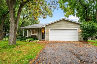631 Bighorn Drive, Chanhassen, MN 55317