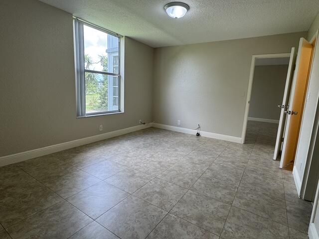 8411 LAGOS DE CAMPO Boulevard 204U, Tamarac, FL 33321