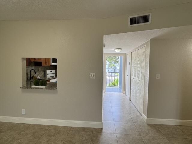 8411 LAGOS DE CAMPO Boulevard 204U, Tamarac, FL 33321