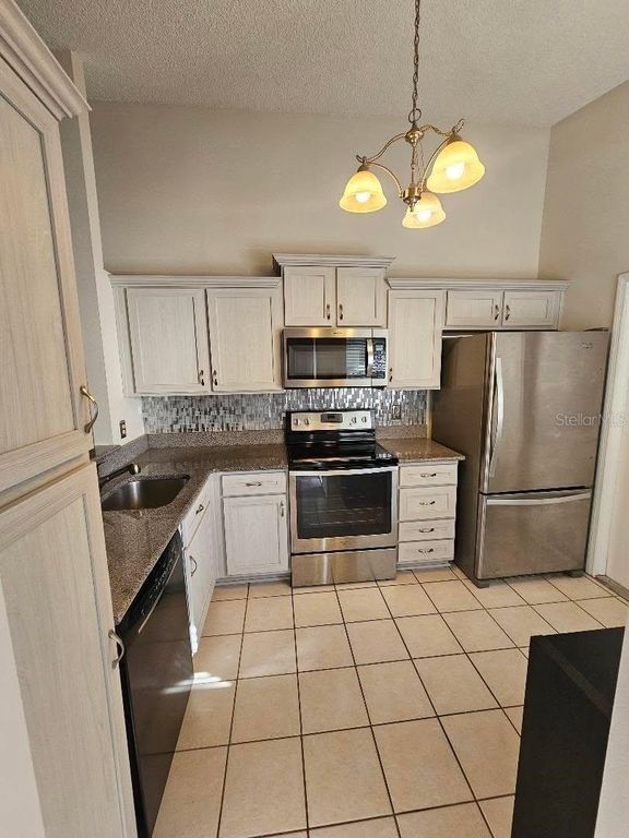 Image 3 of property listing at 3154 CLOVERPLACE DRIVE 139, Palm Harbor, FL 34684