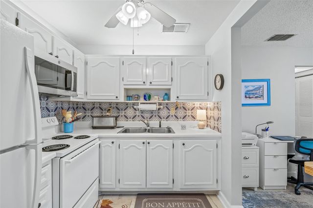 11923 BOYNTON LANE B, New Port Richey, FL 34654