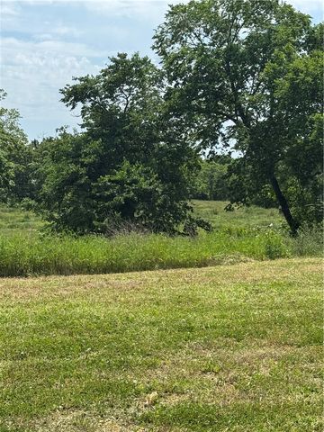2213 Brown Bear Lane, Gentry, AR 72734