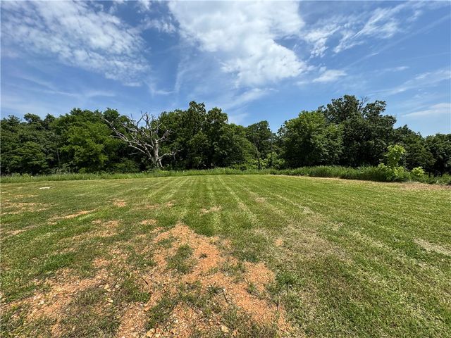 2213 Brown Bear Lane, Gentry, AR 72734