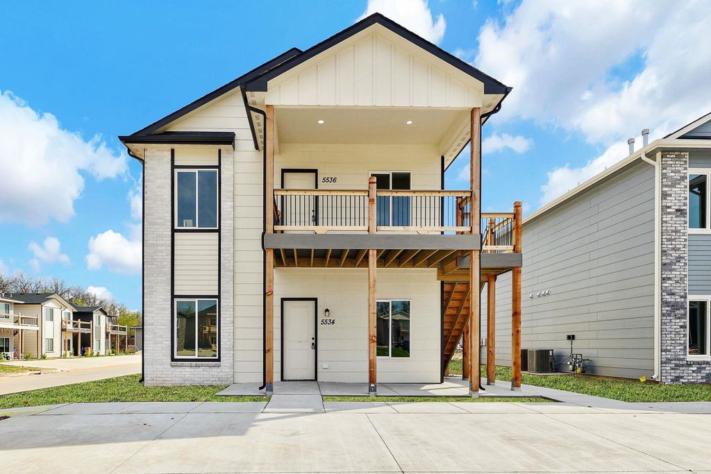 5534-5536 N Bressler Dr, Park City, KS 67219