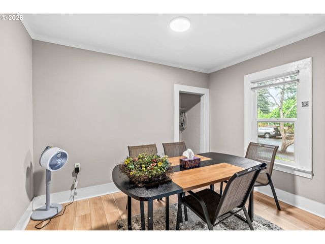 807 E St, Springfield, OR 97477