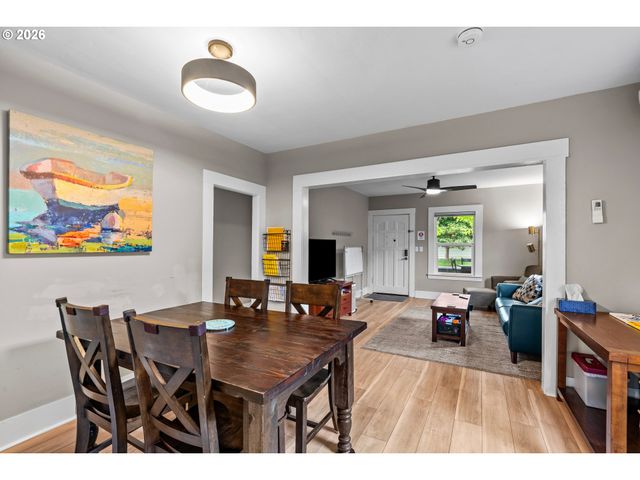 807 E St, Springfield, OR 97477