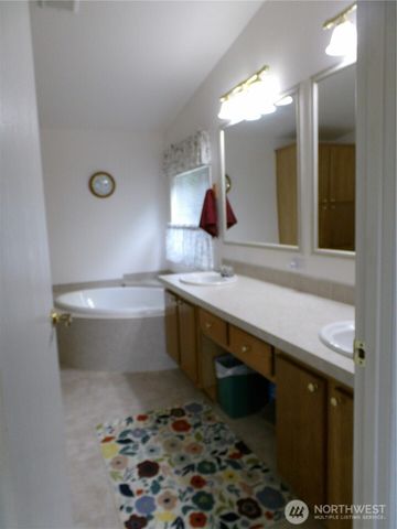 8005 Sandridge Road, Long Beach, WA 98631