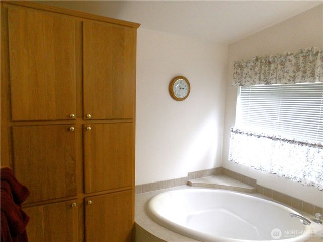 8005 Sandridge Road, Long Beach, WA 98631