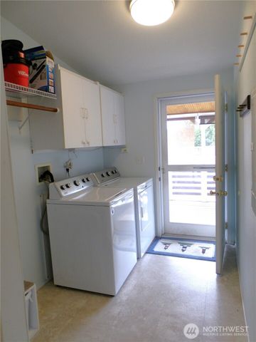 8005 Sandridge Road, Long Beach, WA 98631