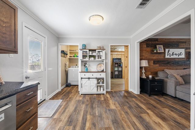 410 W Locust St, Cabot, AR 72023