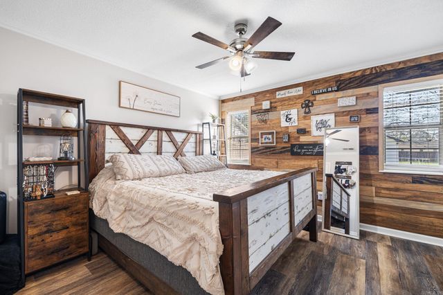 410 W Locust St, Cabot, AR 72023