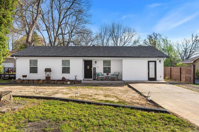 410 W Locust St, Cabot, AR 72023