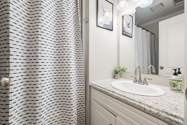 410 W Locust St, Cabot, AR 72023