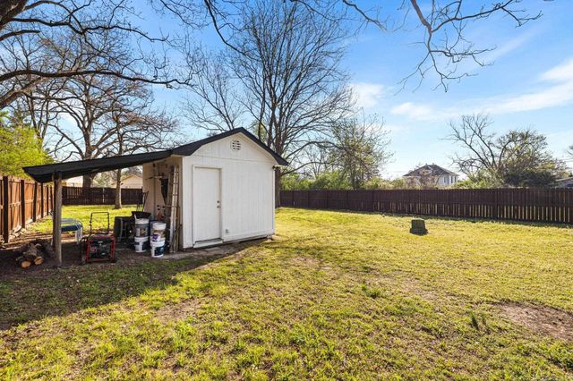 410 W Locust St, Cabot, AR 72023
