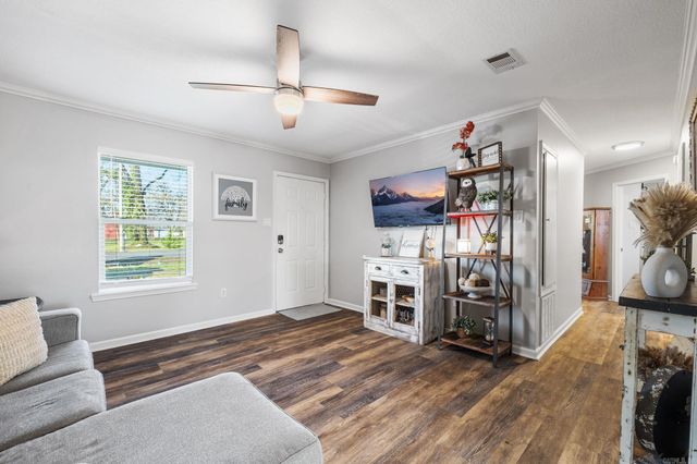 410 W Locust St, Cabot, AR 72023