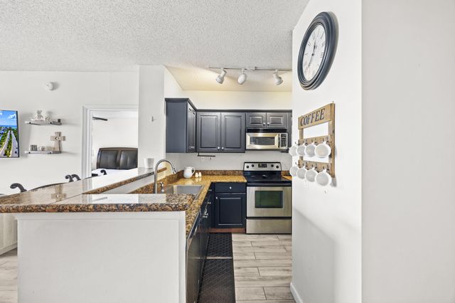 11730 Saint Andrews Place 204, Wellington, FL 33414