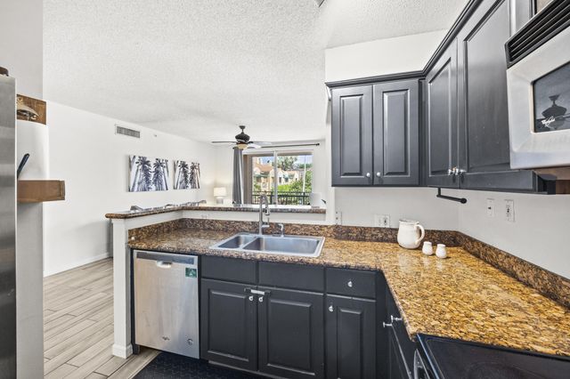 11730 Saint Andrews Place 204, Wellington, FL 33414
