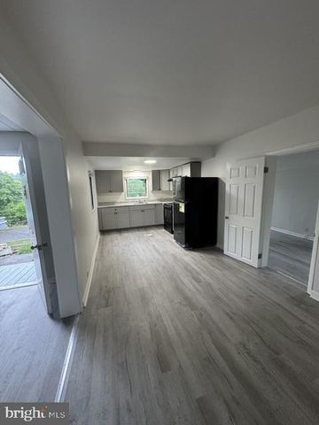 1406 N STATE ST, Pottstown, PA 19464