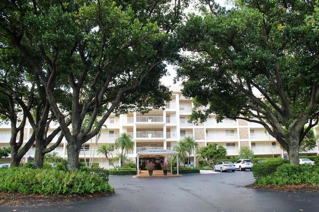 3503 Oaks Way 303, Pompano Beach, FL 33069