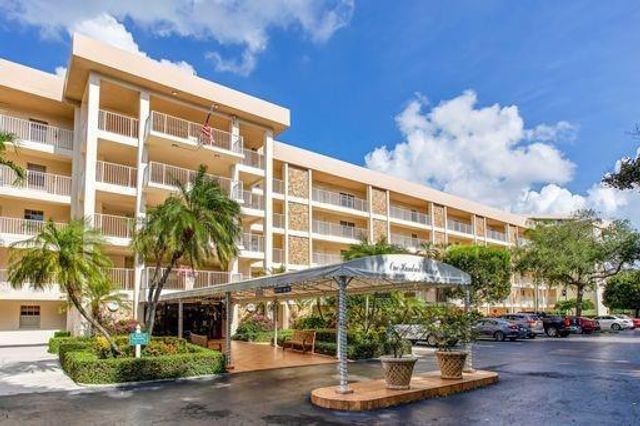 3503 Oaks Way 303, Pompano Beach, FL 33069