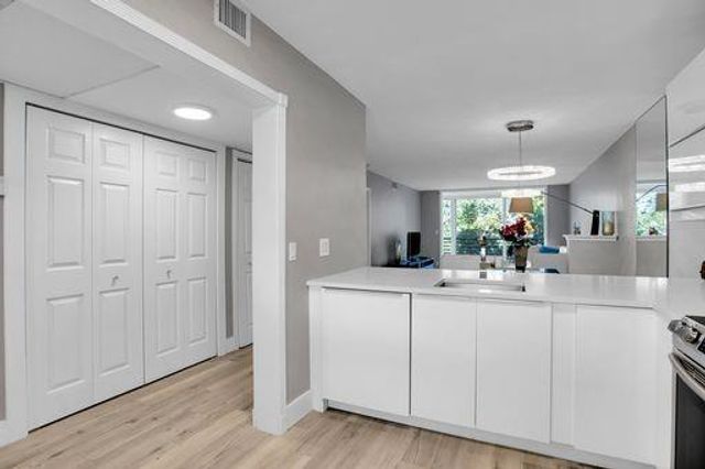 3503 Oaks Way 303, Pompano Beach, FL 33069