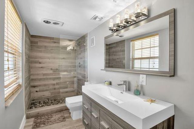 3503 Oaks Way 303, Pompano Beach, FL 33069