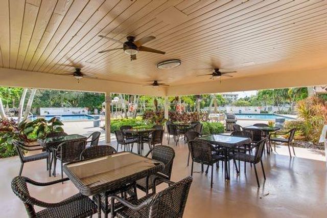 3503 Oaks Way 303, Pompano Beach, FL 33069