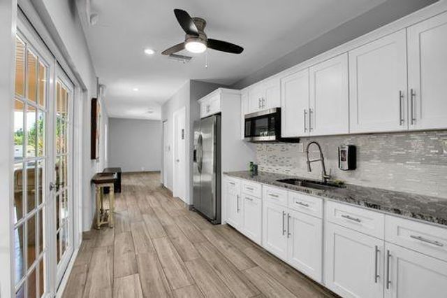 3503 Oaks Way 303, Pompano Beach, FL 33069