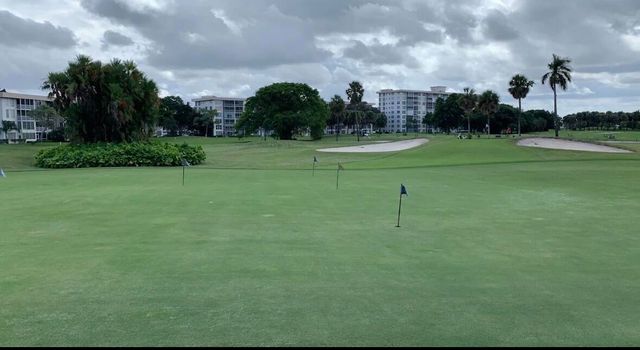 3503 Oaks Way 303, Pompano Beach, FL 33069