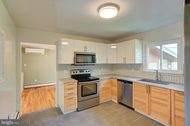 331 HAMILTON BLVD, Morrisville, PA 19067