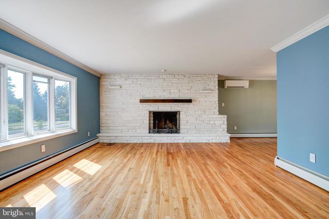 331 HAMILTON BLVD, Morrisville, PA 19067