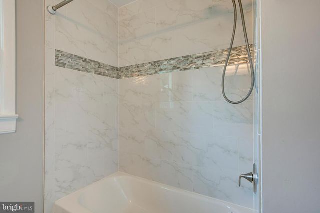 331 HAMILTON BLVD, Morrisville, PA 19067