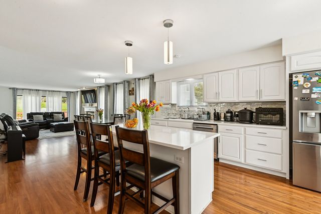 3 The Court Of Harbinger Court, Northbrook, IL 60062