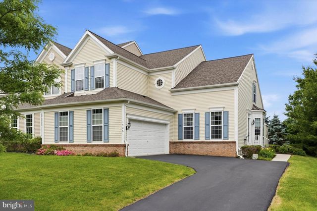 1526 FOX LN, Breinigsville, PA 18031