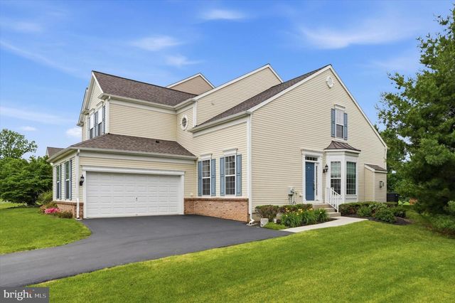 1526 FOX LN, Breinigsville, PA 18031