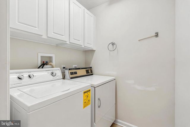 1526 FOX LN, Breinigsville, PA 18031