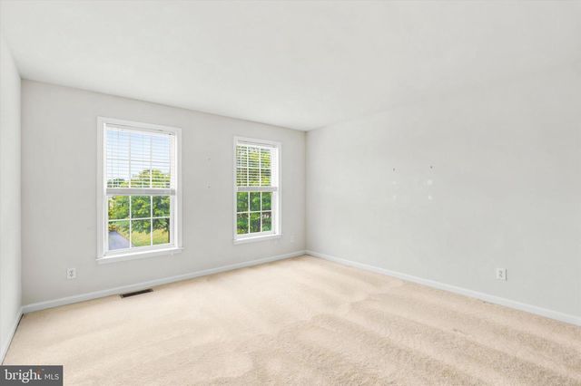 1526 FOX LN, Breinigsville, PA 18031