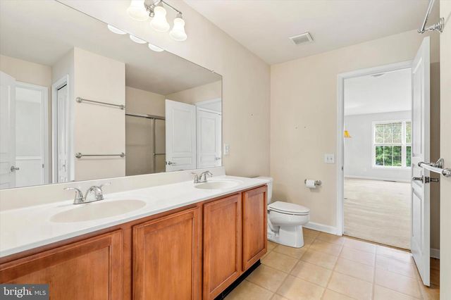1526 FOX LN, Breinigsville, PA 18031