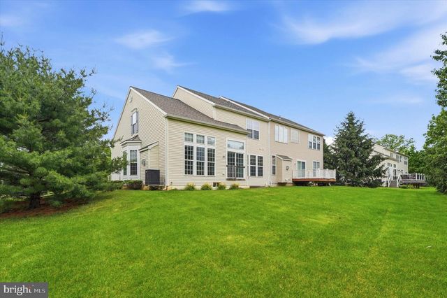 1526 FOX LN, Breinigsville, PA 18031