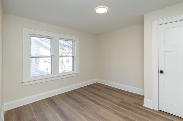 676 34th Street, Des Moines, IA 50312