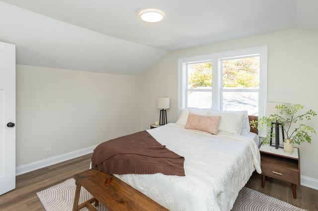 676 34th Street, Des Moines, IA 50312